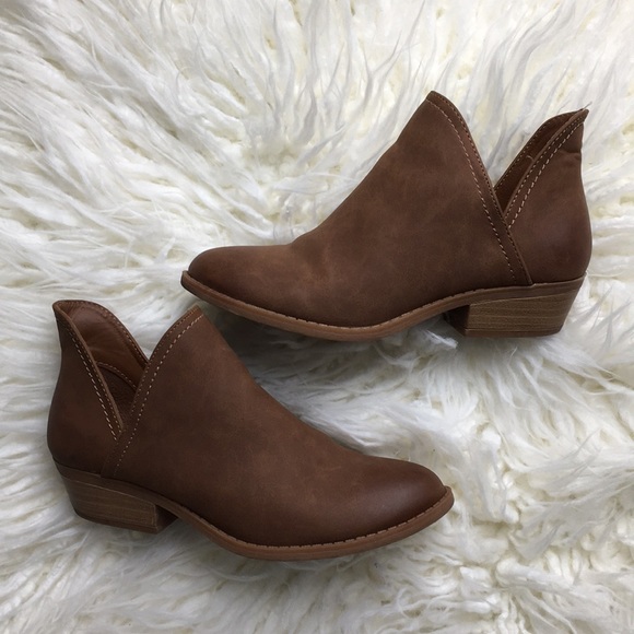 Universal Thread Ankle Boots - Picture 2 of 8